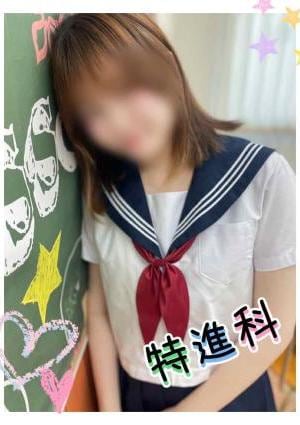 Lesson.1沖縄校 ももな